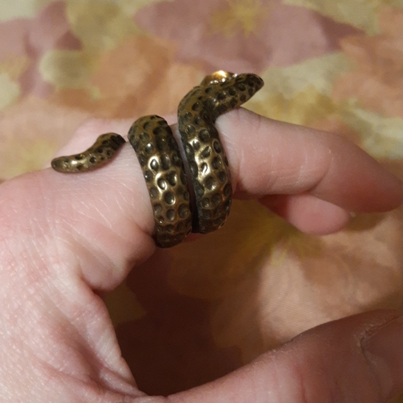 ๐ Snake ring - Picture 4 of 5